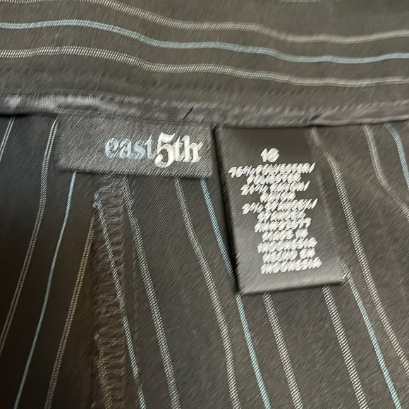 Size 18 women’s dress pants. - Picture 2 of 4